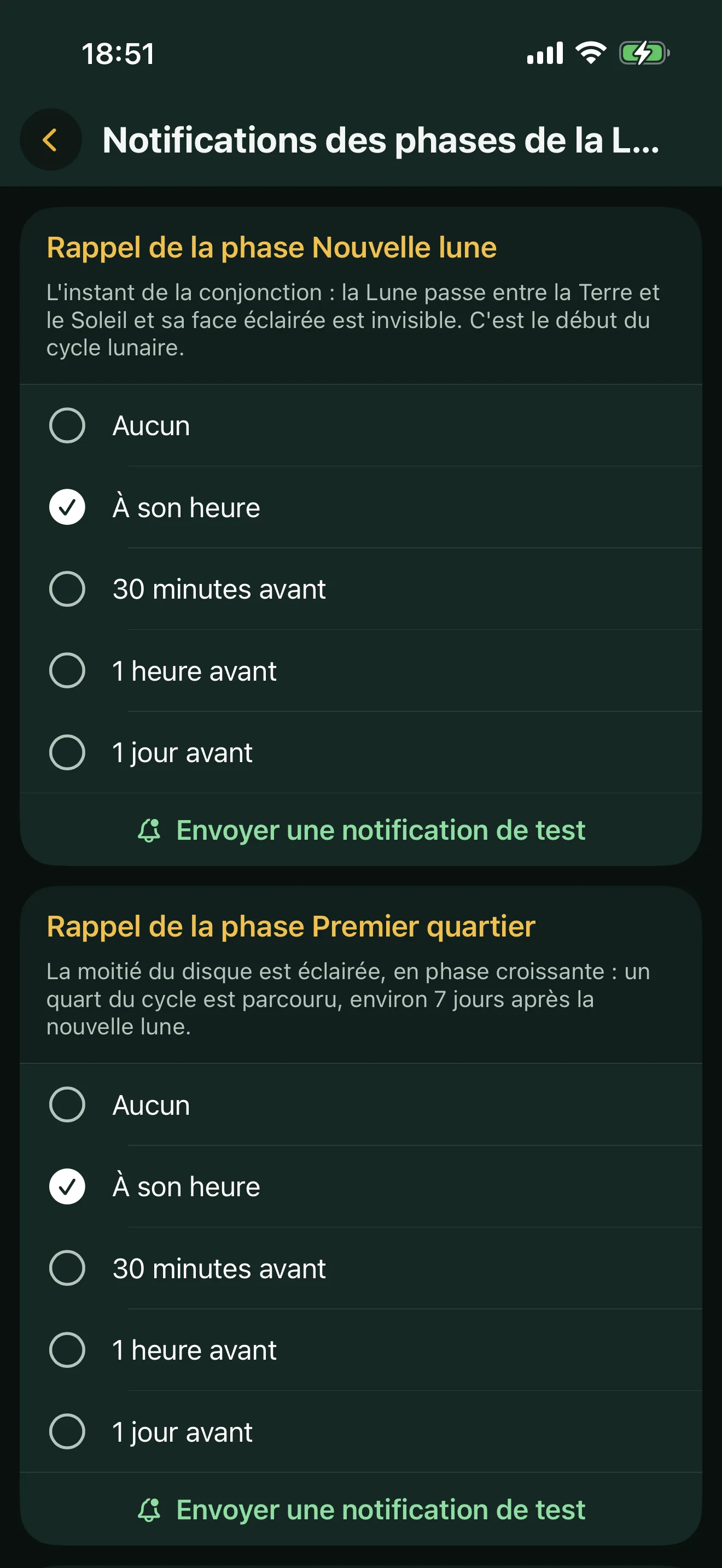 Notifications des phases de la Lune : une carte par phase, qui explique la phase puis propose Aucun, à son heure, 30 minutes, 1 heure ou 1 jour avant, avec un bouton de notification de test.